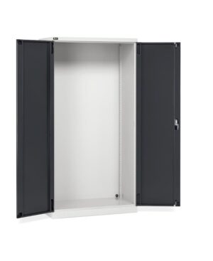 Armadio con porte a battente