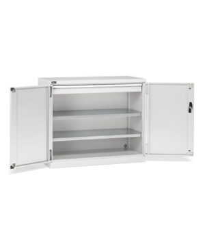 Armadio con porte a battente