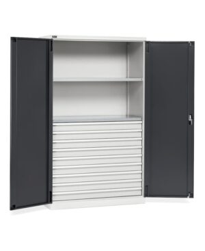 Armadio con porte a battente