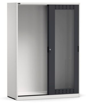 Armadio con porte scorrevoli fessurate in policarbonato