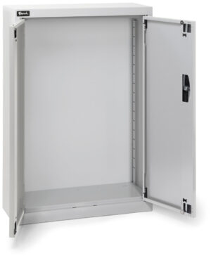 Armadio con porte a battente